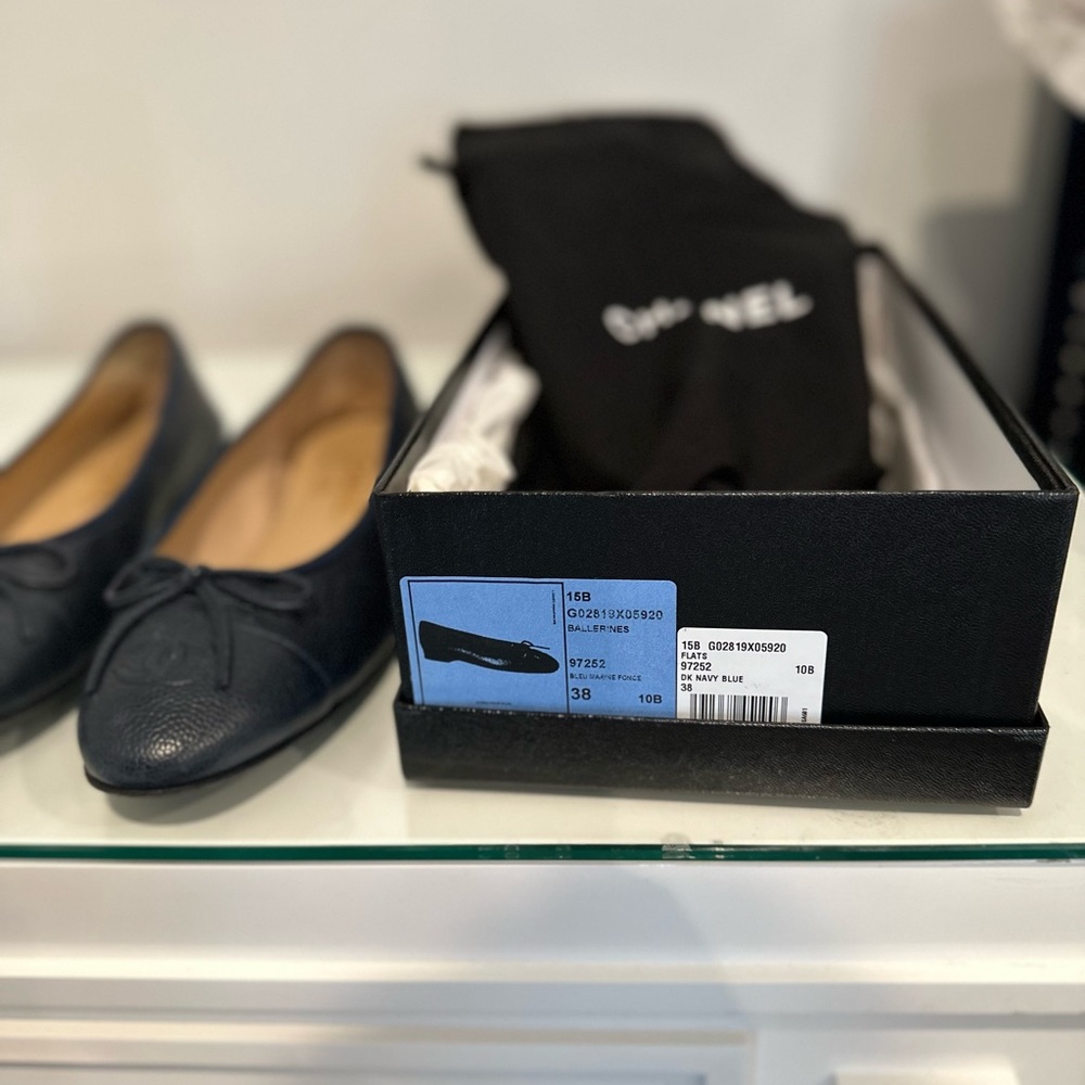 Used flats , great condition - Picture 2 of 4